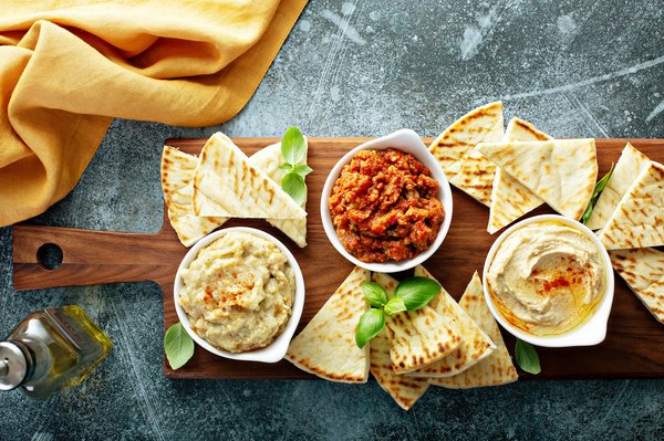 How to Assemble a Gourmet Mediterranean Mezze Platter with Homemade Hummus?